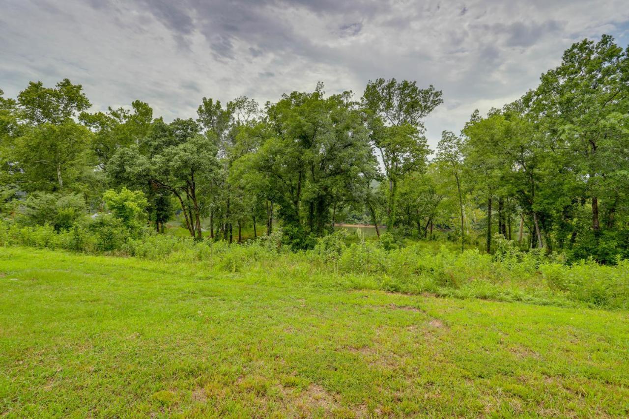 Rural Mt Olive Cabin Rental With White River View! Melbourne Esterno foto